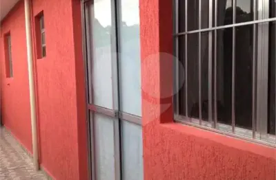 Casa com 2 quartos à venda na Luís Saladin, Jaraguá, São Paulo