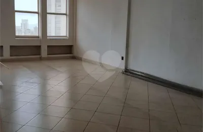 Sala comercial para alugar na Avenida Ipiranga, Centro, São Paulo