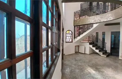 Sobrado com 4 quartos à venda ou para locação em água fria - sp