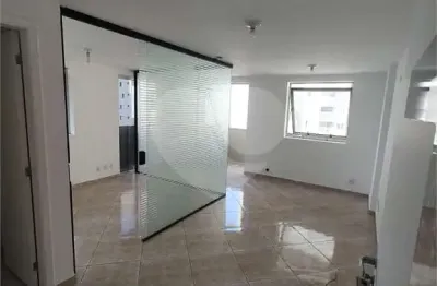 Sala comercial para alugar na Rua Vergueiro, Vila Mariana, São Paulo