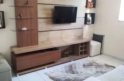 Casa com 3 quartos à venda na Rua Almeria, Penha, São Paulo