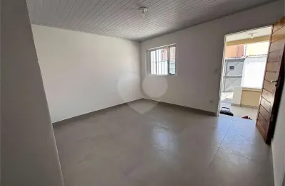 Casa térrea com 3 quartos à venda ou para locação em vila guaca - sp