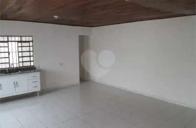 Casa com 2 quartos à venda na Rua Diógenes de Lima, 260, Parque Peruche, São Paulo