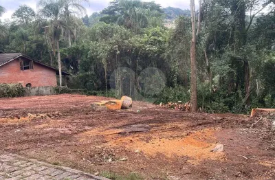 Terreno à venda na Avenida das Camélias, 24, Serra da Cantareira, Mairiporã