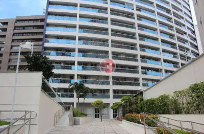 Apartamento 100% mobiliado. varanda com vista mar. locação por temporada