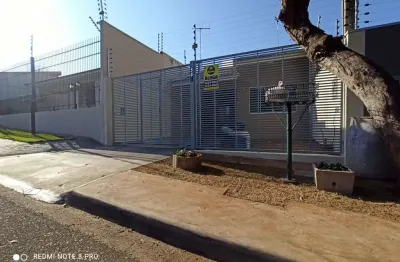 Casa com 3 quartos para alugar na Rua Rio Claro, 501, Jardim Oásis, Maringá