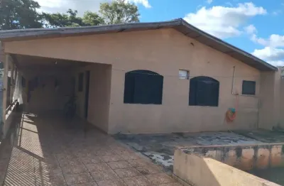 Casa com 2 quartos à venda na Rua Hermínio Girardi, 74, Conjunto Habitacional Hermann Moraes Barros, Maringá