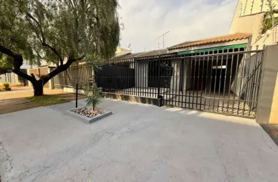 Casa com 3 quartos à venda na Rua Esmeralda, 1488, Jardim Santa Helena, Maringá