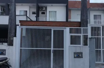Casa com 3 quartos à venda no Jardim Iririú, Joinville 