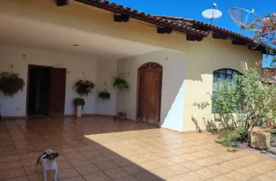 Casa térrea 3 quartos 2 suítes ideal para moradia ou investimento