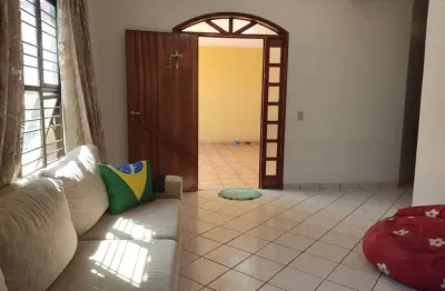 Casa térrea 3 quartos 2 suítes ideal para moradia ou investimento