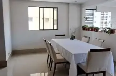 Apartamento com 4 Suítes no Setor Bueno – 150m², Varanda, 2 Vagas e Financiamento