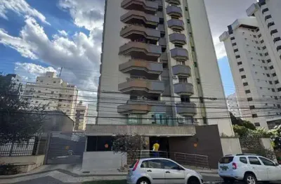 Amplo apê com 4 quartos, 2 suítes e 3 vagas localização nobre!