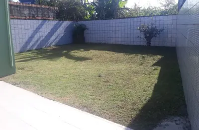 2 sobrados em um mesmo terreno com 2 dormitórios  cada e próximo  da praia.