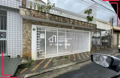 Casa alto padrão com 3 dormitórios e 4 vagas com churrasqueira e espaço para piscina