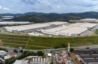 Galpão para aluguar possui 22.291 metros quadrados em cajamar sp