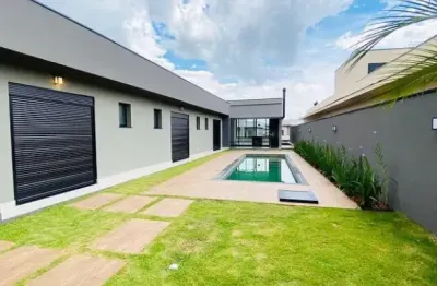 Condomínio vale das águas casa plana com 3 suítes, escritório, piscina