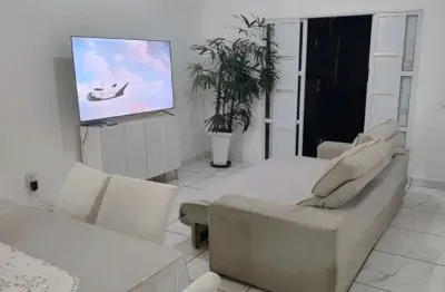 Lavapés (Centro) Casa com 2 quartos e 1 vaga, em Bragança Paulista