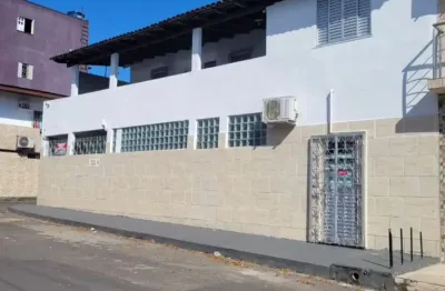 Casa à venda na Rua Januária, Flores, Manaus