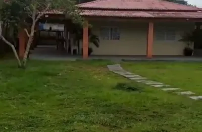 Lindo sítio com toda estrutura de uma casa de condominio, conforto e aconchego são os pontos chaves nesse imóvel