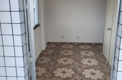 Aluguel – apartamento com 2 quartos no alvorada 3 - paga luz e não aceita animais