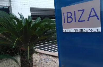 Condomínio ibiza flex residence - aleixo, mobiliado com 2 quartos sendo 1 suíte, varanda