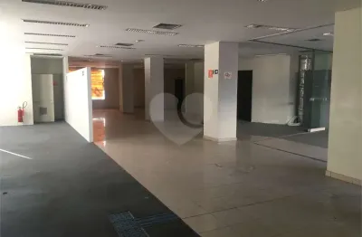 Salão comercial  com 700m² - próximo ao largo da vila prudente.