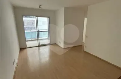 Apartamento com 3 quartos para alugar na Rua Domingos Paiva, 206, Brás, São Paulo