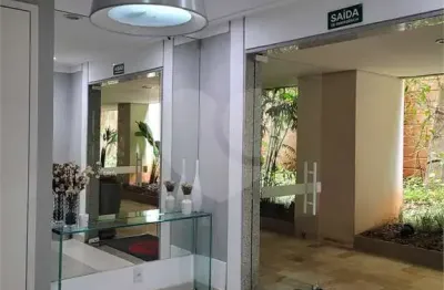 Apartamento com 3 dormitórios com uma vista incrível no portal do morumbi.