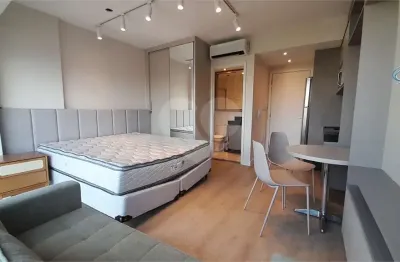 Studio mobiliado de 28m² para locação em frente à estação oscar freire