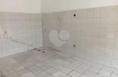 Casa comercial para alugar na Rua Benjoi, 831, Itaquera, São Paulo