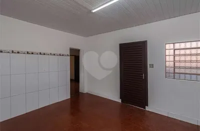 Casa com 3 quartos para alugar na Rua Américo Samarone, 769, Sacomã, São Paulo