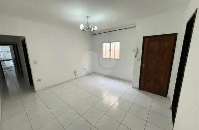 Casa com 2 quartos para alugar na Rua Ricardo Casanova, 160, Vila Matilde, São Paulo