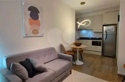 Kitnet / Stúdio para alugar na Praça Américo Jacomino, 63, Vila Madalena, São Paulo