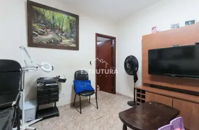 Casa para venda em jardim floridiana de 100.00m² com 3 quartos, 1 suite e 2 garagens