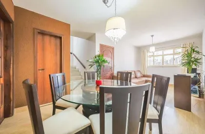 Sobrado para venda em água verde de 177.00m² com 3 quartos, 1 suite e 3 garagens