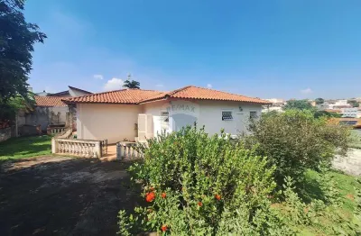 Casa para venda em centro de 178.88m² com 3 quartos, 1 suite e 8 garagens