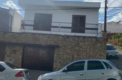 Casa para venda em centro de 270.00m² com 3 quartos, 1 suite e 4 garagens