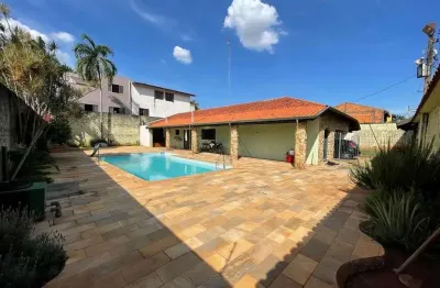 Casa para venda em parque via norte de 187.00m² com 2 quartos, 1 suite e 5 garagens