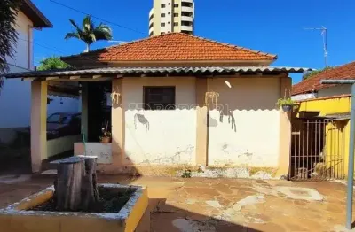 Casa para venda em centro de 168.00m² com 4 quartos e 2 garagens