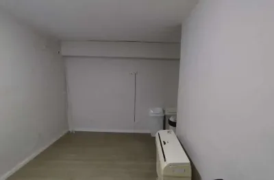 Sala comercial para alugar em alto de 35.00m² com 3 garagens