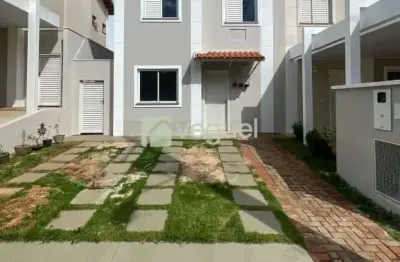 Casa de condomínio para alugar em vila do golf de 100.00m² com 3 quartos, 1 suite e 2 garagens