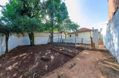 Casa para venda em centro de 280.00m² com 2 quartos e 2 garagens