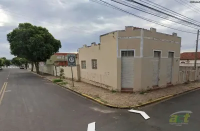 Casa para venda em centro de 242.00m² com 3 quartos e 2 garagens