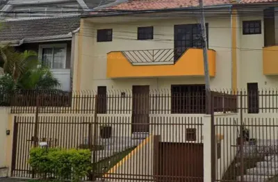 Sobrado para venda em xaxim de 180.00m² com 3 quartos, 1 suite e 2 garagens