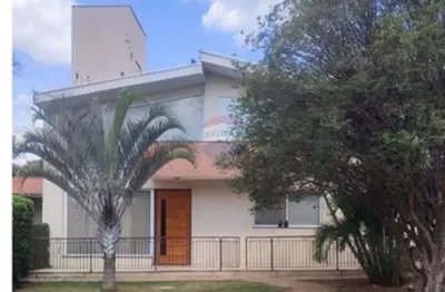 Casa de condomínio para alugar em jardim tereza cristina de 378.00m² com 2 quartos, 1 suite e 2 garagens