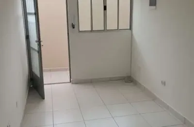 Casa para alugar em centro de 48.00m² com 2 quartos e 1 garagem