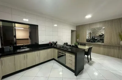 Sobrado para venda em jardim vila rica de 176.00m² com 3 quartos, 1 suite e 2 garagens
