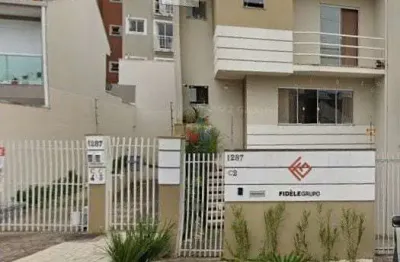 Sobrado para venda em guaíra de 206.00m² com 3 quartos, 1 suite e 2 garagens