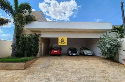 Casa para venda em centro de 336.65m² com 1 quarto, 2 suites e 6 garagens